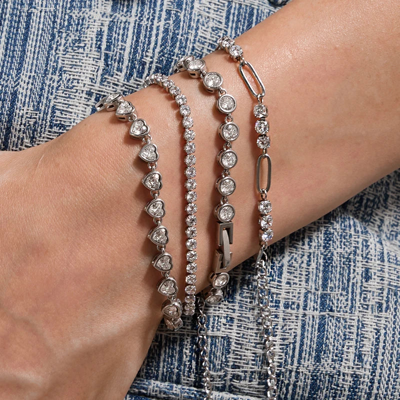 Stainless Steel Chain Bracelet with Heart-Shaped Zirconia and Gold Color Plating
