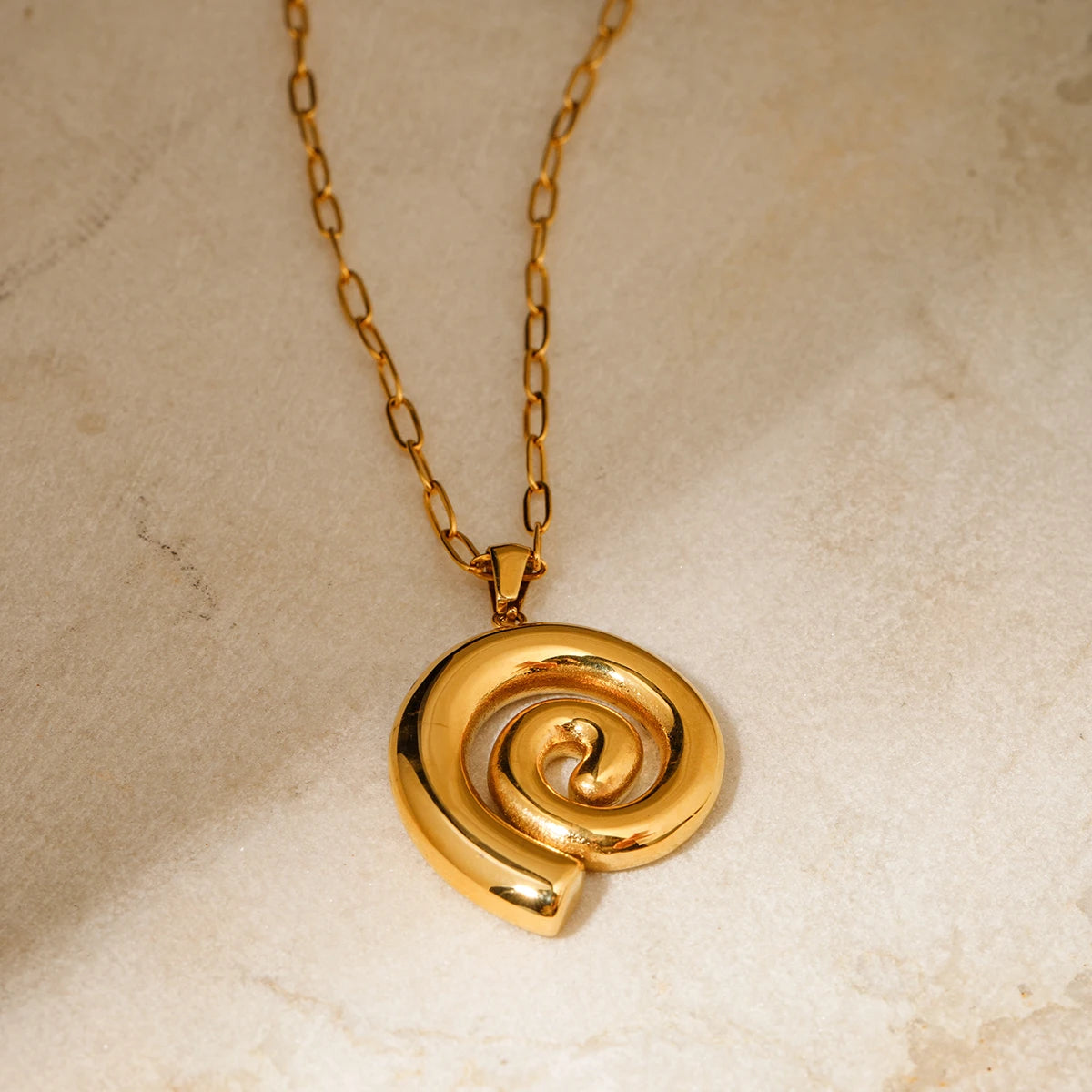 Threaded Circle Pendant Necklace