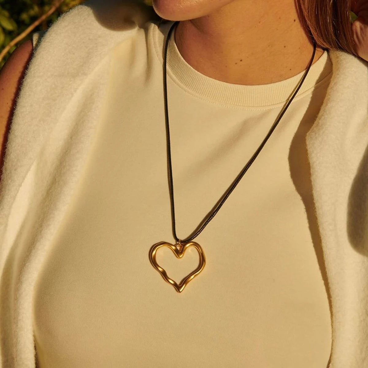 Rope Line Love Pendant Necklace