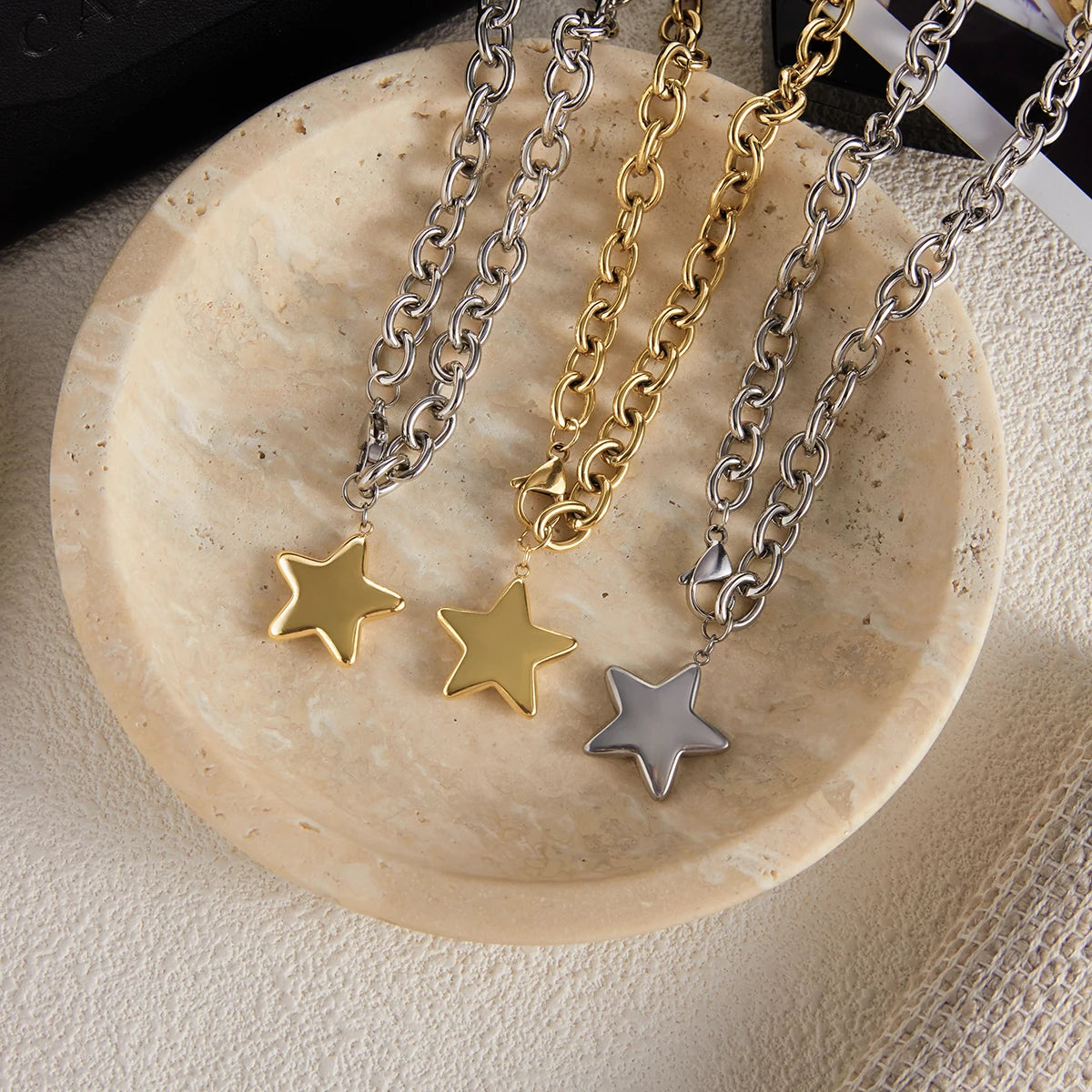 Minimalist Smooth Five-pointed Star Pendant Necklace