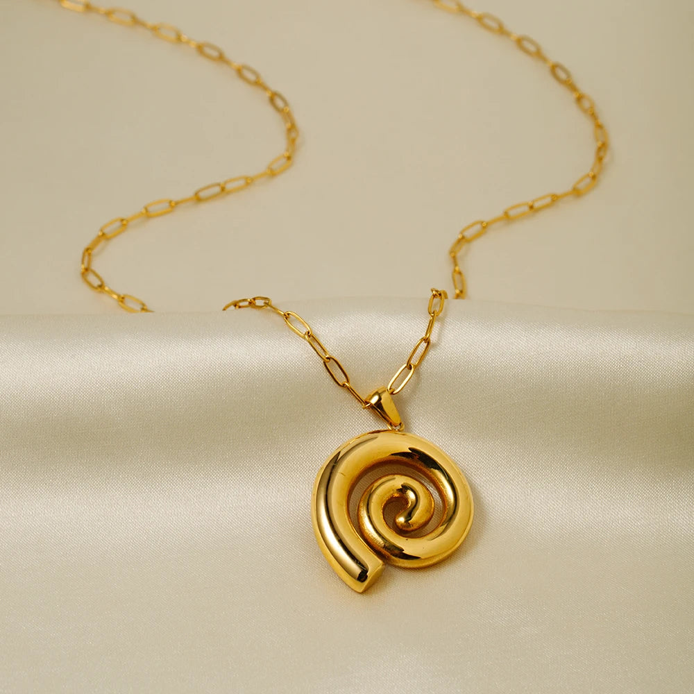 Threaded Circle Pendant Necklace
