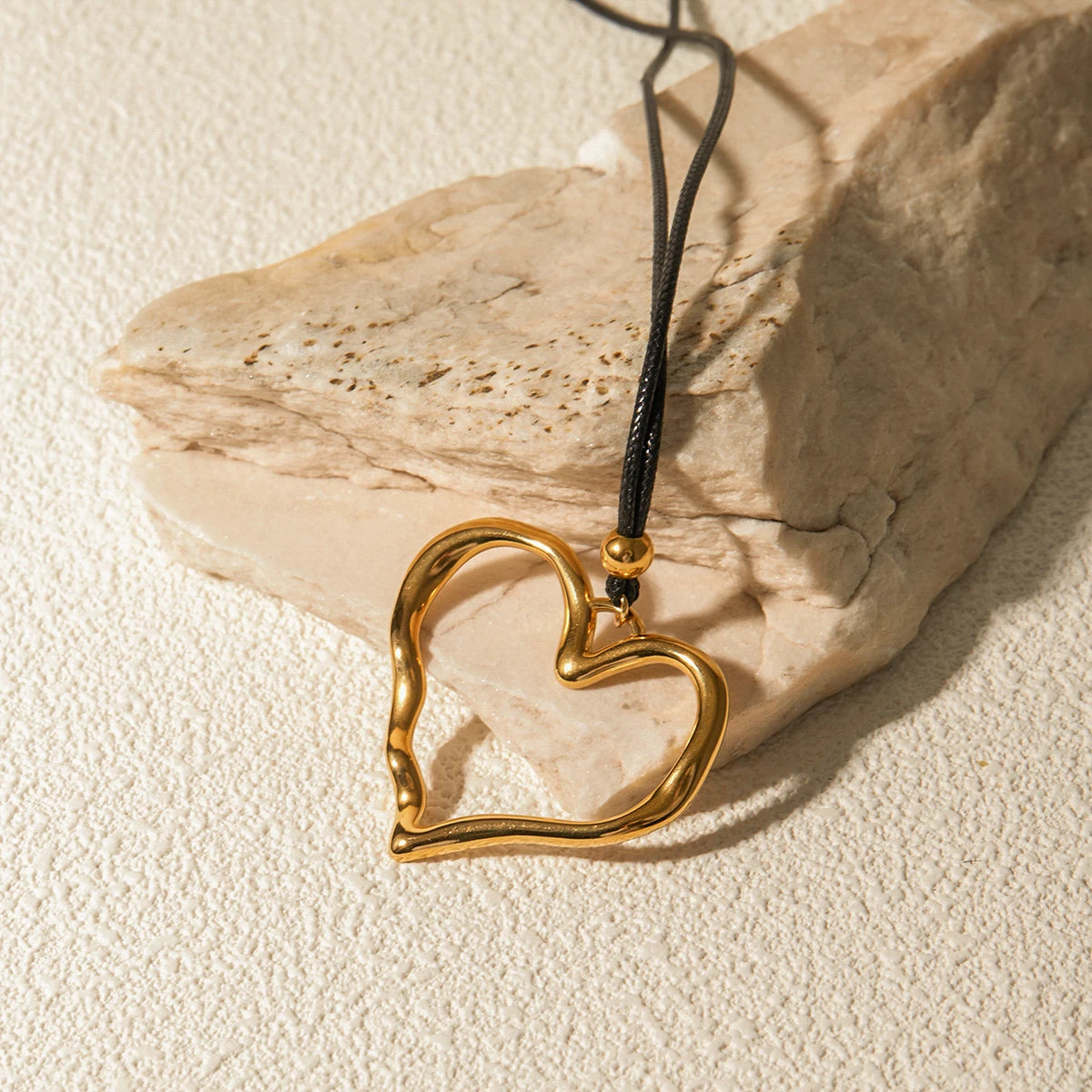 Rope Line Love Pendant Necklace