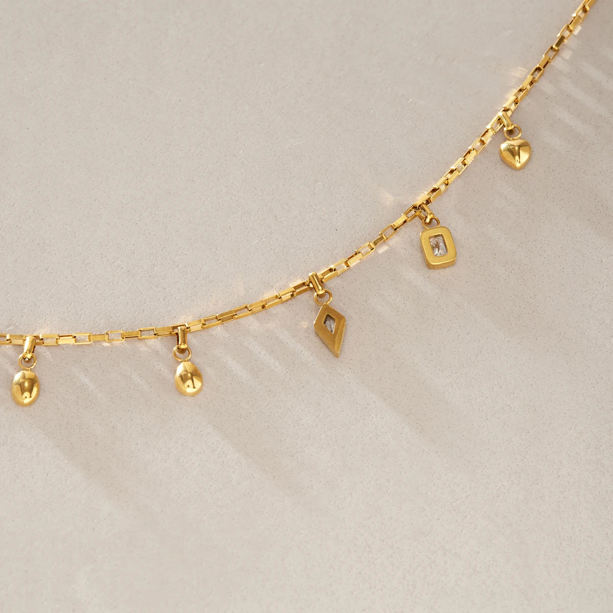 Geometric Heart Zircon Pendant Necklace