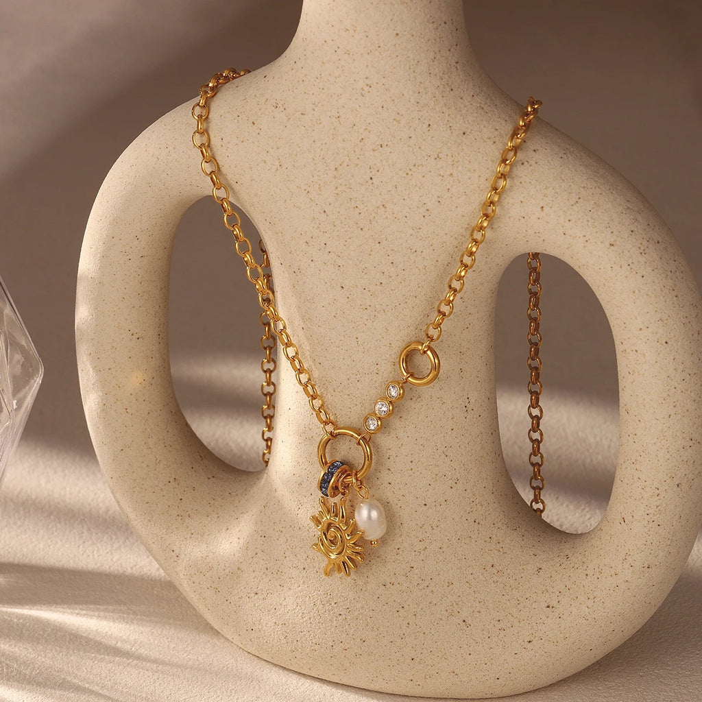 Classic Sun Freshwater Pearl Crystal Bead Pendant Necklace