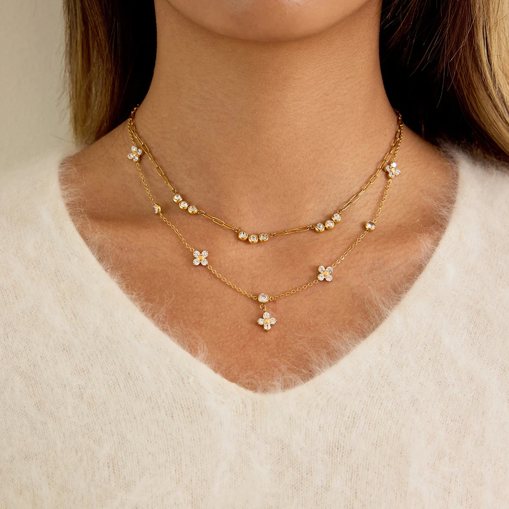 Delicate Zircon Flower Pendant Necklace
