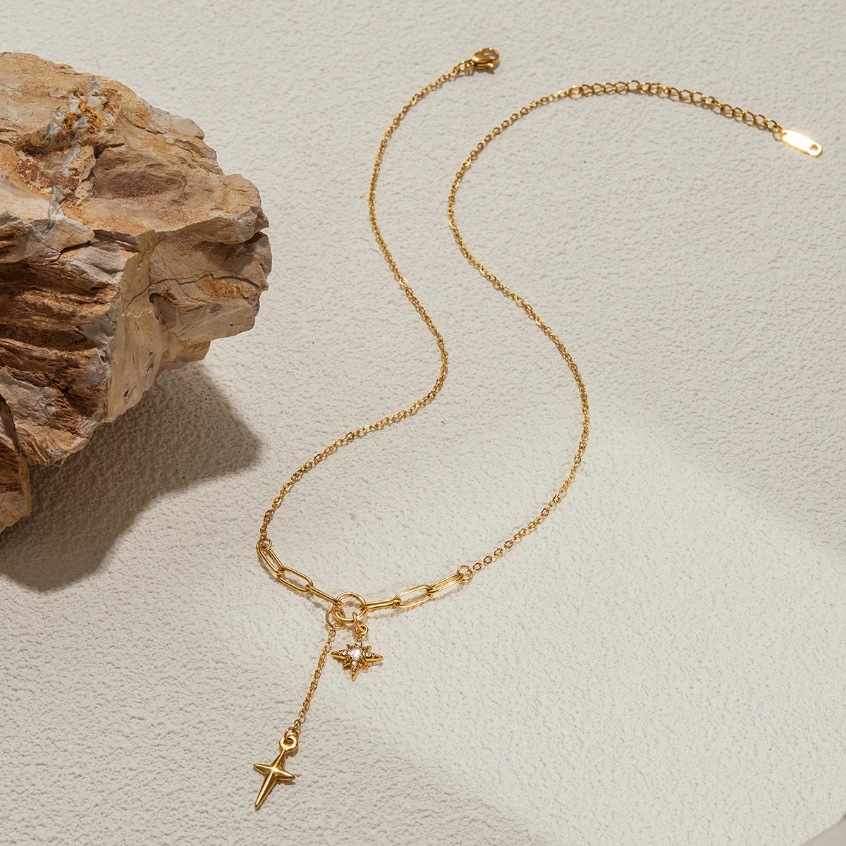 Classic Wind with White Diamonds Polished Quadrangle Pendant Necklace
