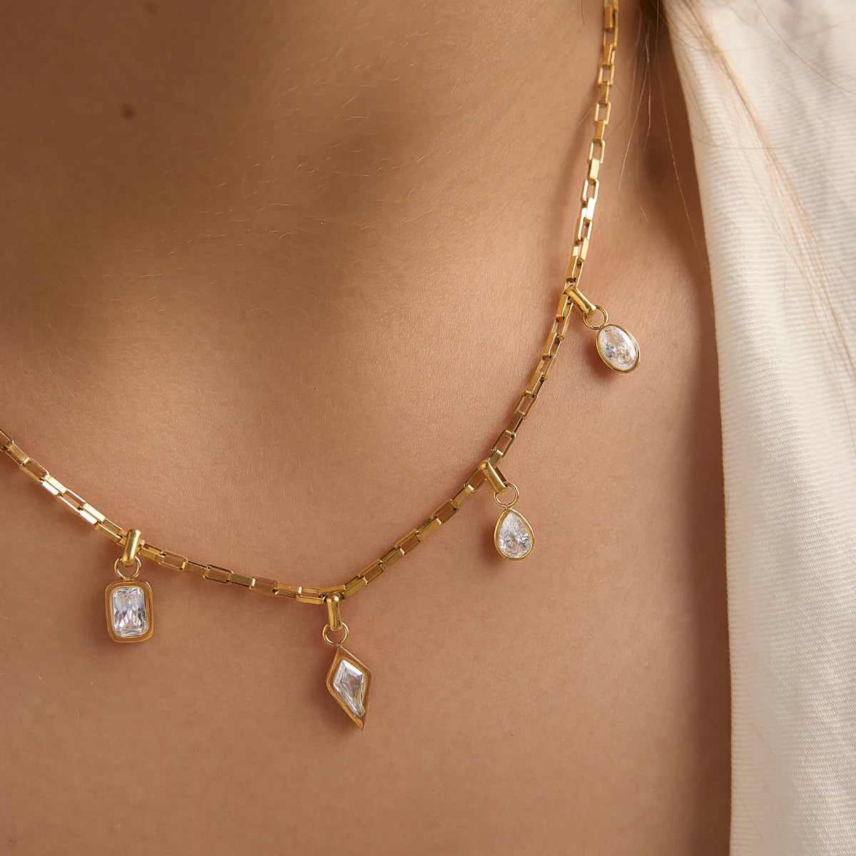 Geometric Heart Zircon Pendant Necklace