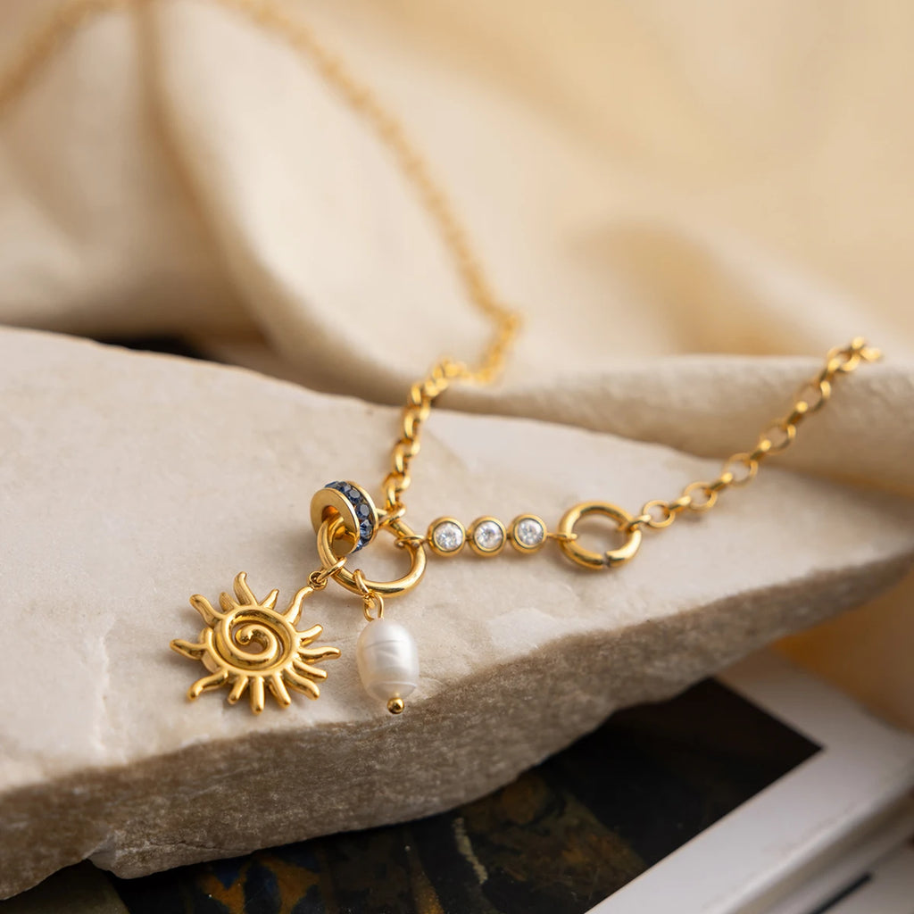 Classic Sun Freshwater Pearl Crystal Bead Pendant Necklace