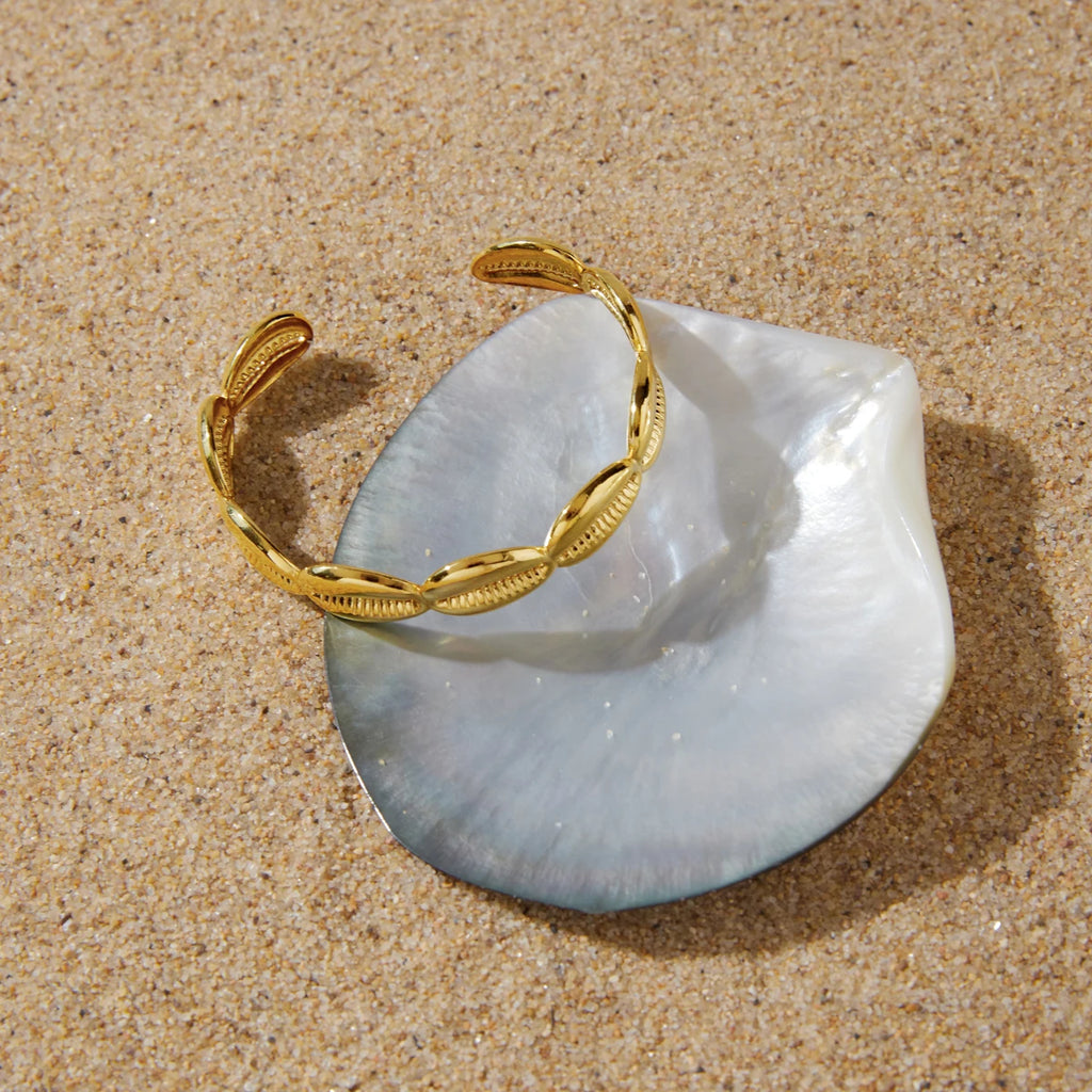 Ocean Style Shell Cuff Bracelet