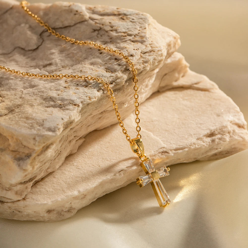 Delicate White Cubic Zirconia Square Geometric Pendant Necklace