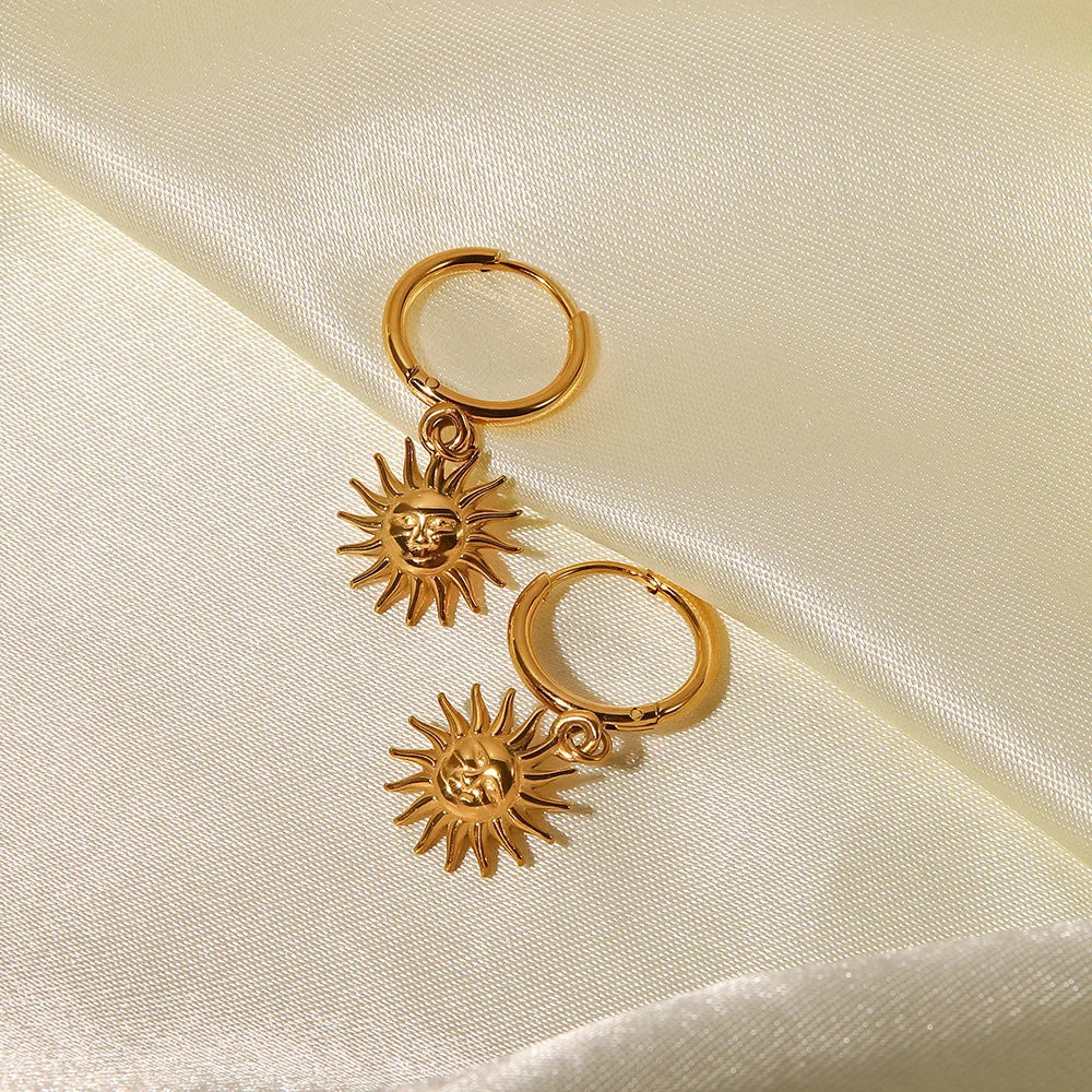 Metal Texture Vintage Sun Pendant Earrings