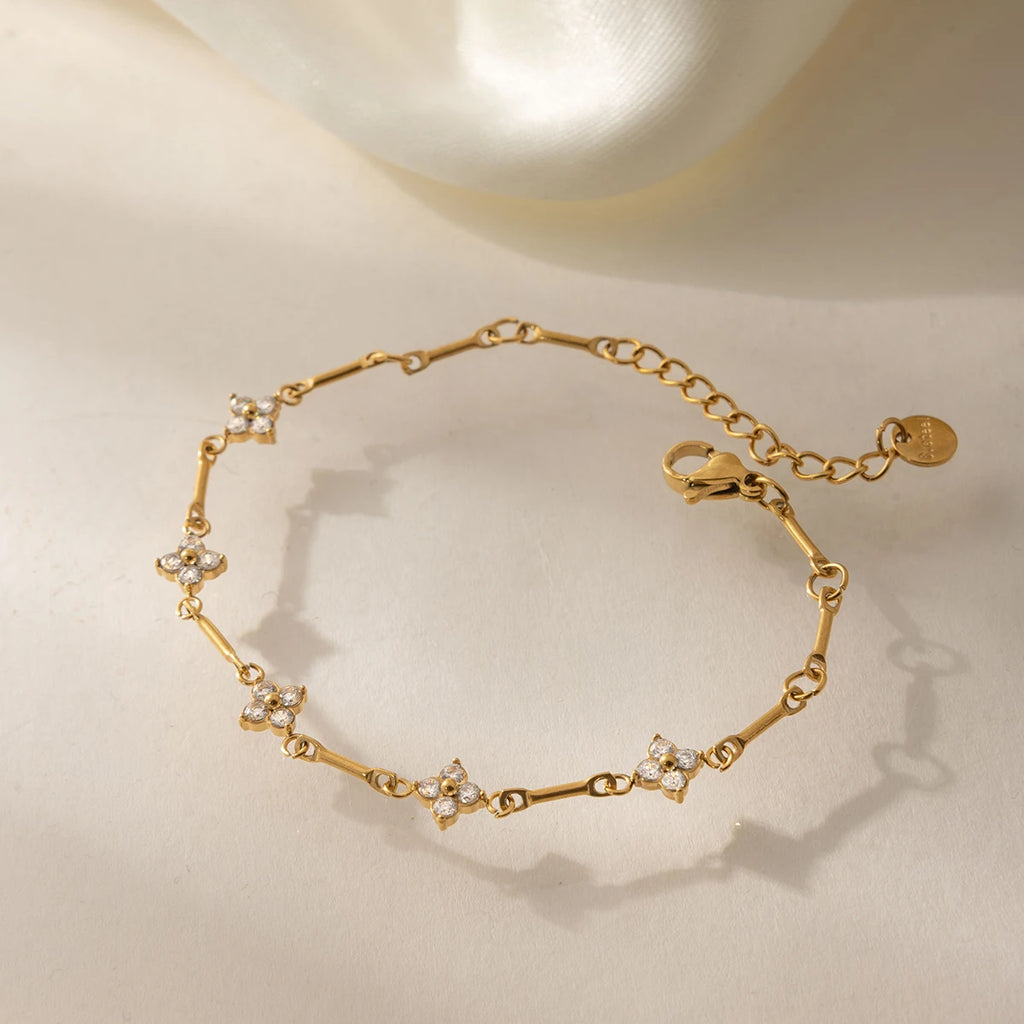 Delicate Zircon Flower Bracelet
