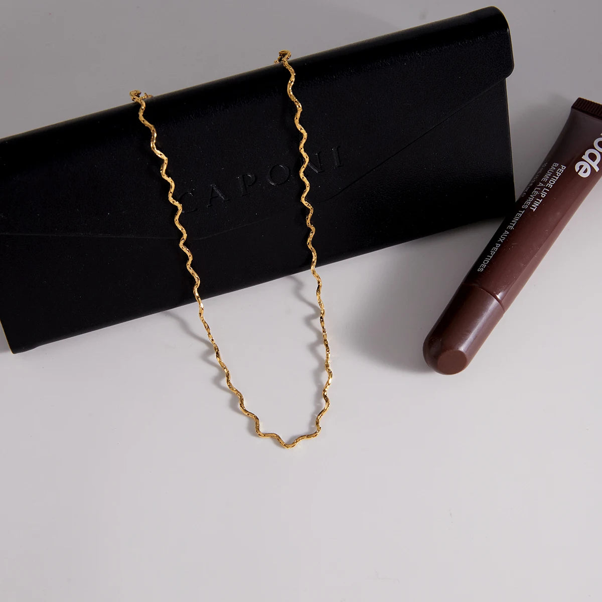 Classic Wave Shape Chain Necklace