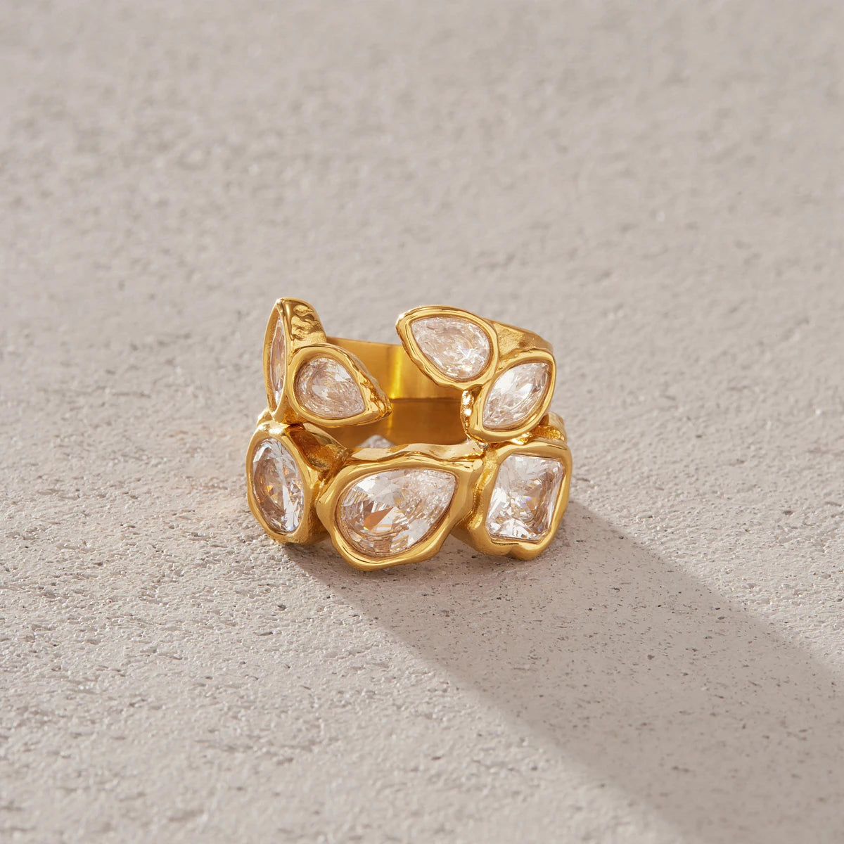 Oval Zircon Ring