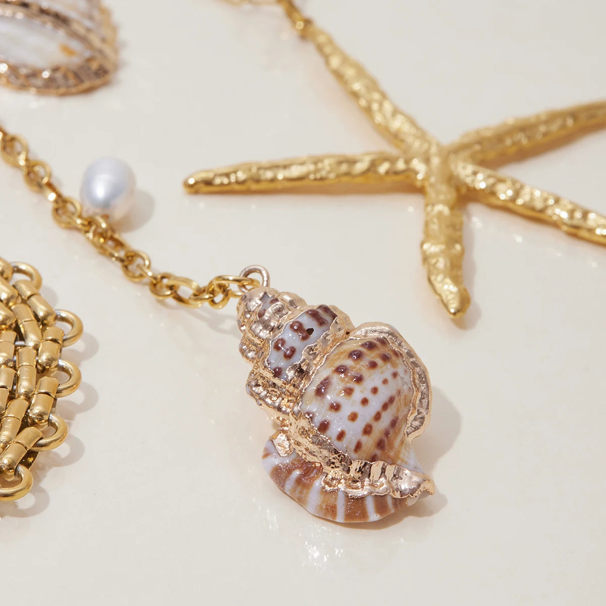 Summer Ocean Style Natural Pearls Starfish Pendant Necklace