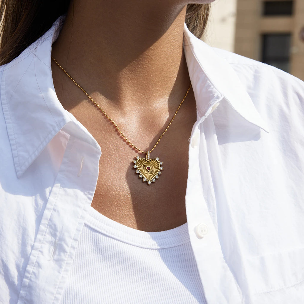 White Zirconia Threaded Heart Pendant Necklace
