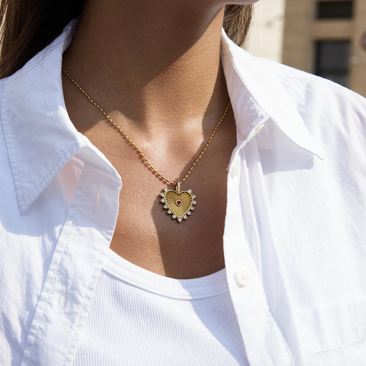 White Zirconia Threaded Heart Pendant Necklace