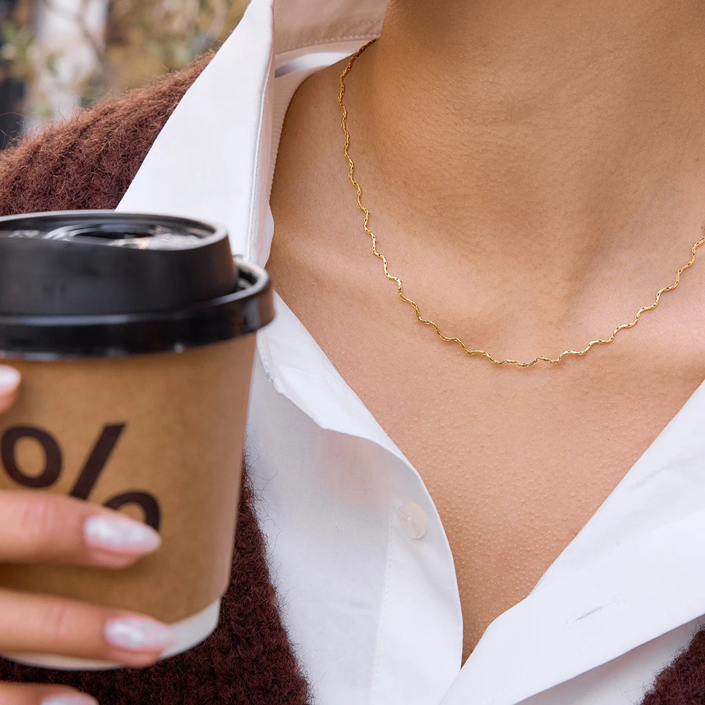 Classic Wave Shape Chain Necklace