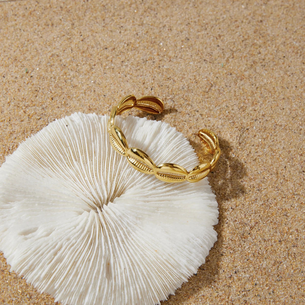 Ocean Style Shell Cuff Bracelet
