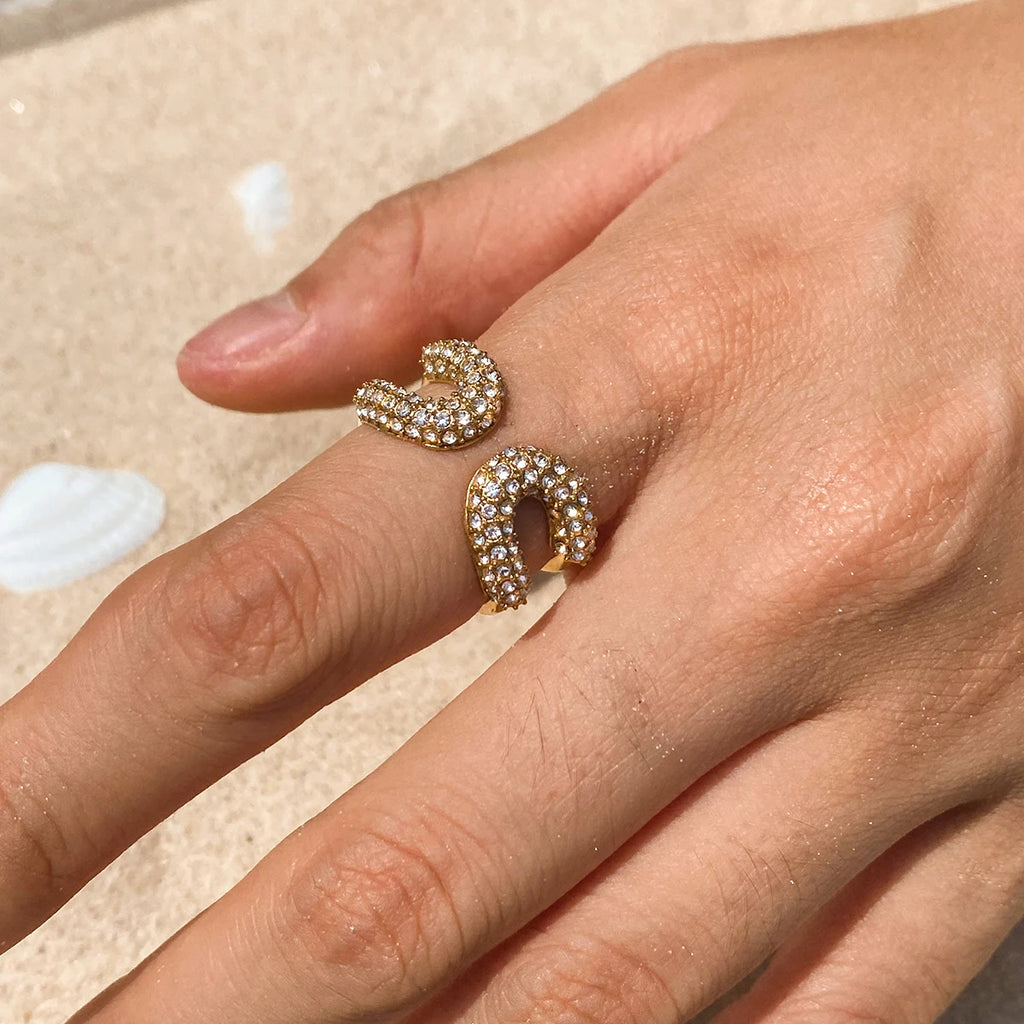 Shiny White Rhinestone Paperclip Hollow Ring
