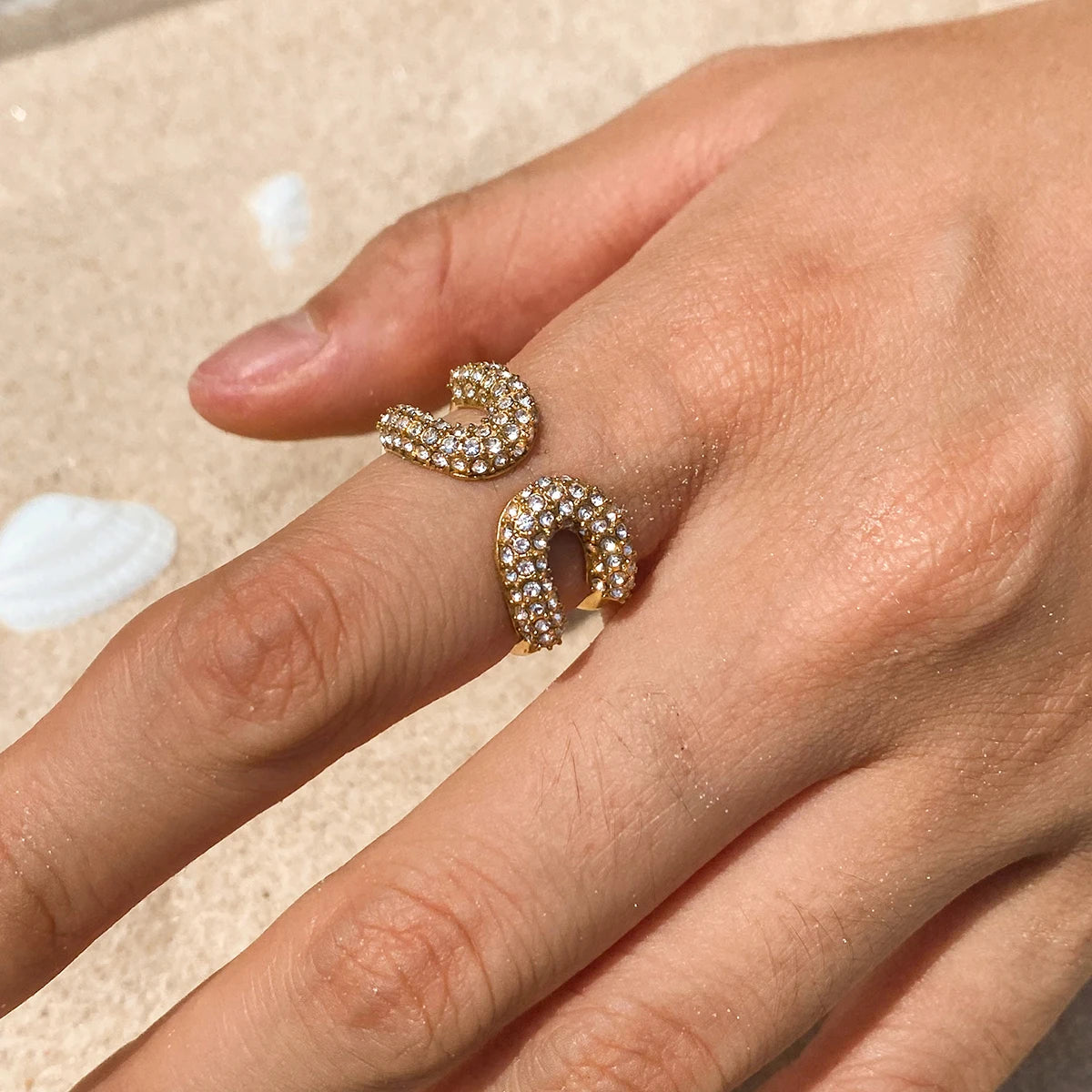 Shiny White Rhinestone Paperclip Hollow Ring