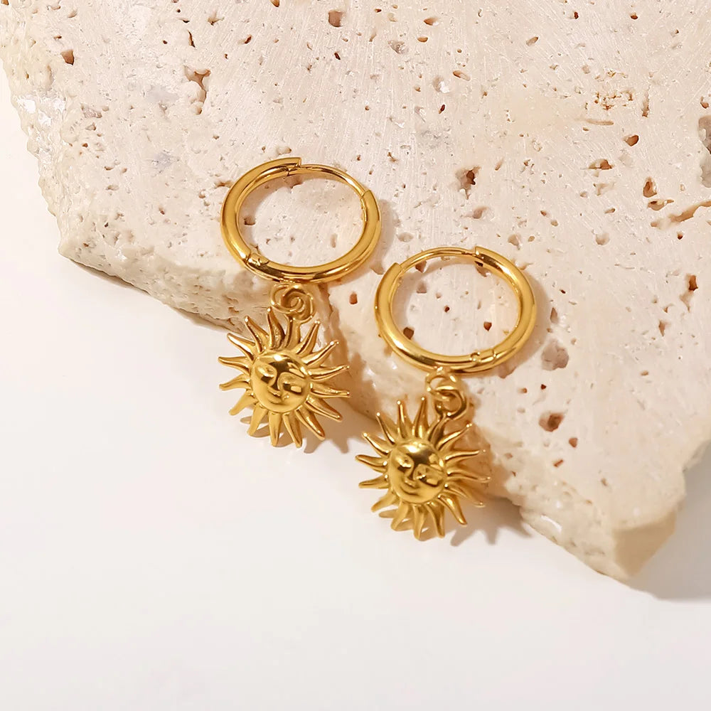 Metal Texture Vintage Sun Pendant Earrings