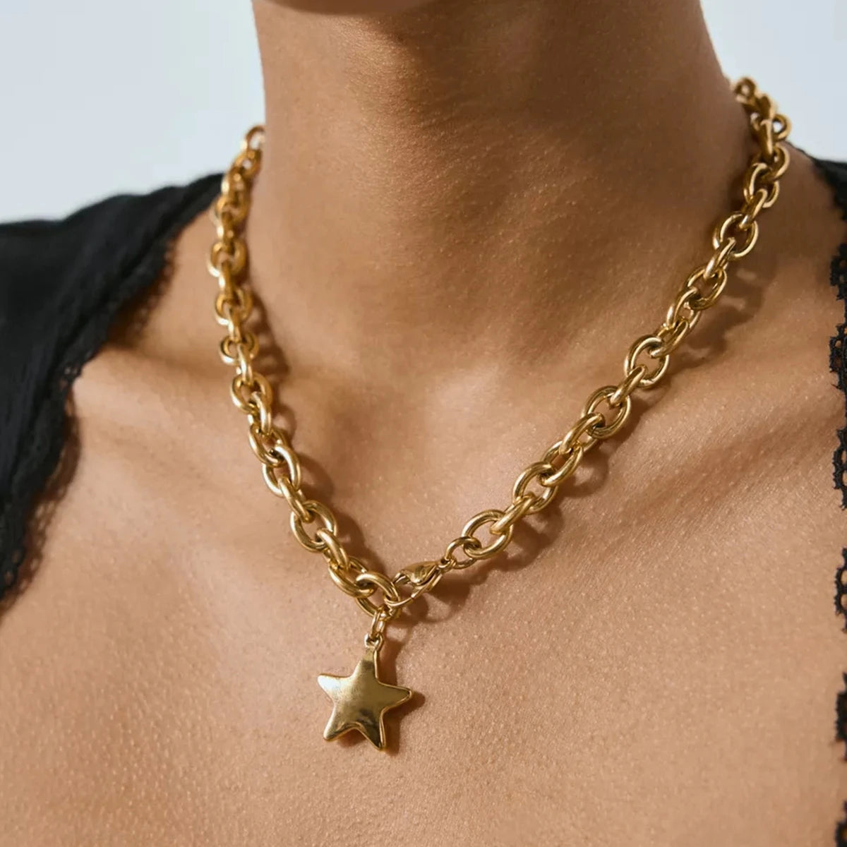 Geometric Star Pendant Necklace