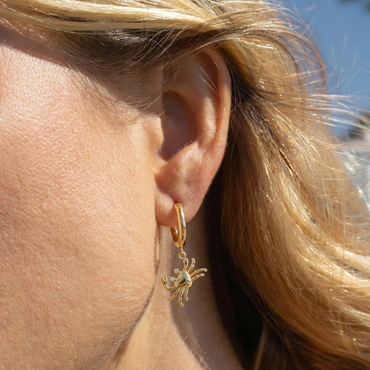 Creative Crab Shaped Pendant Zircon Drop Earrings