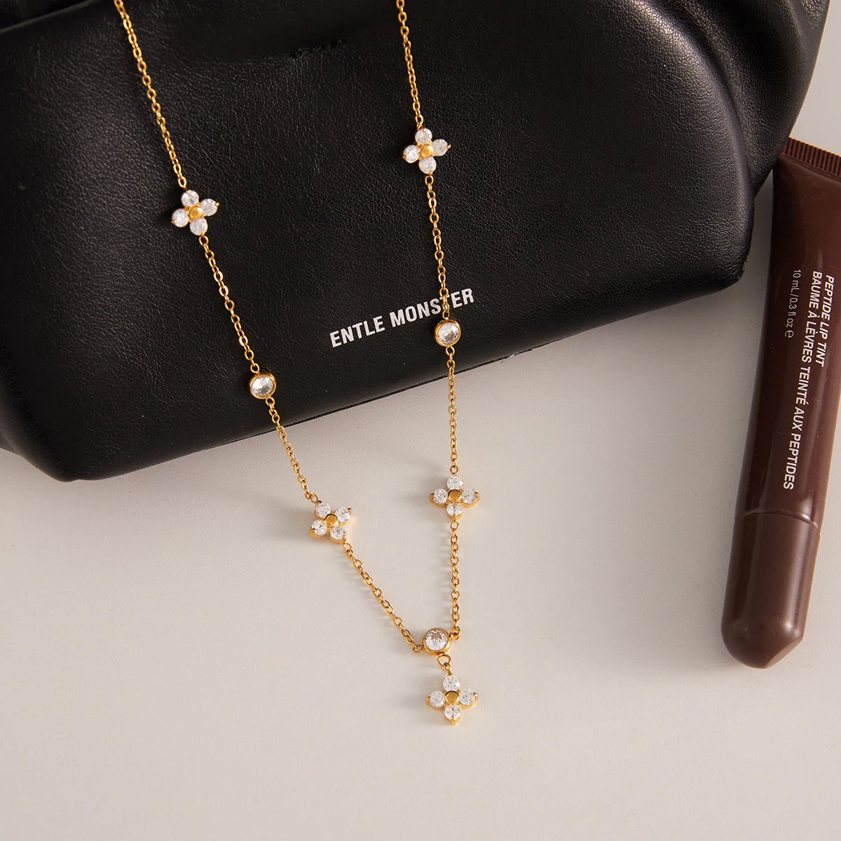 Delicate Zircon Flower Pendant Necklace