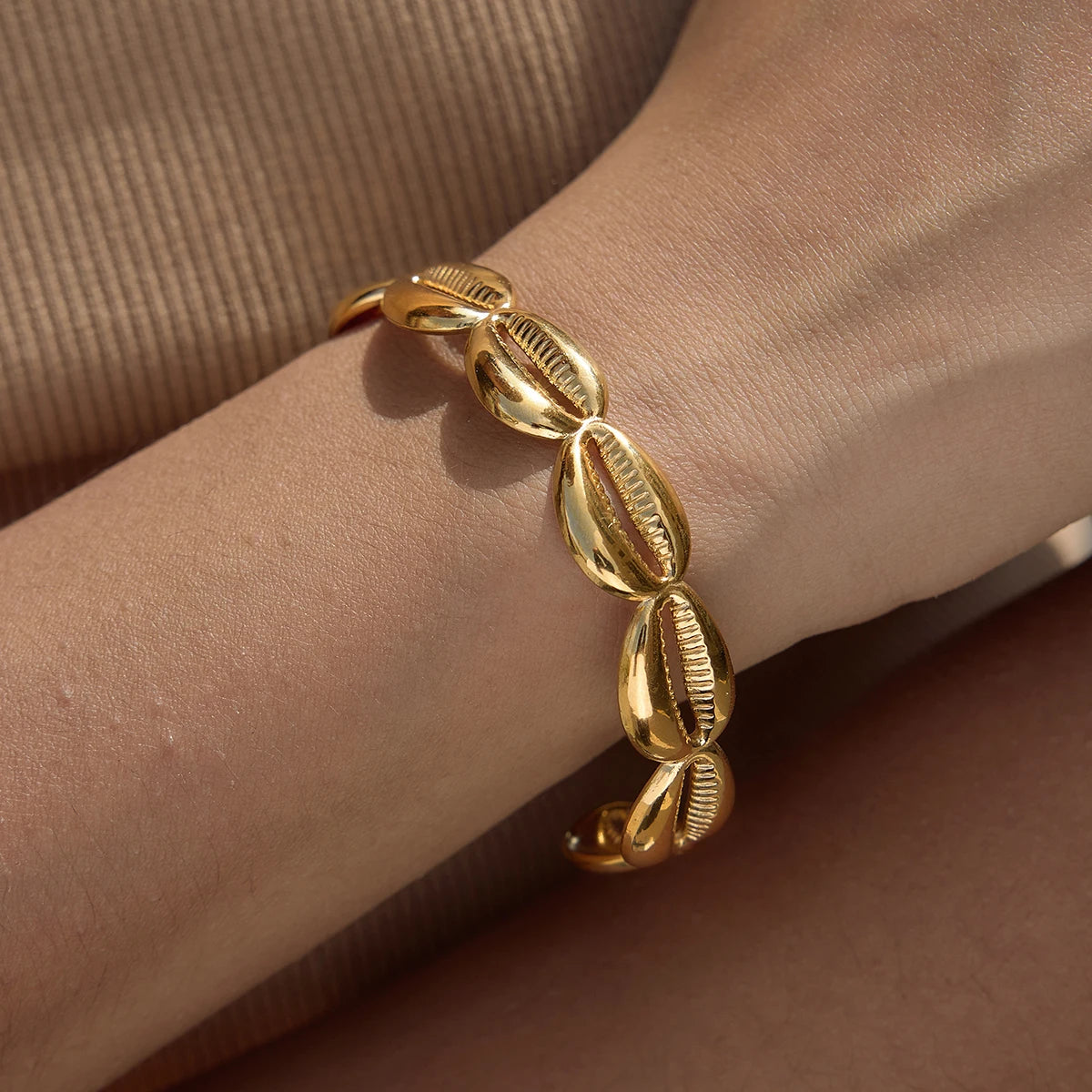 Ocean Style Shell Cuff Bracelet