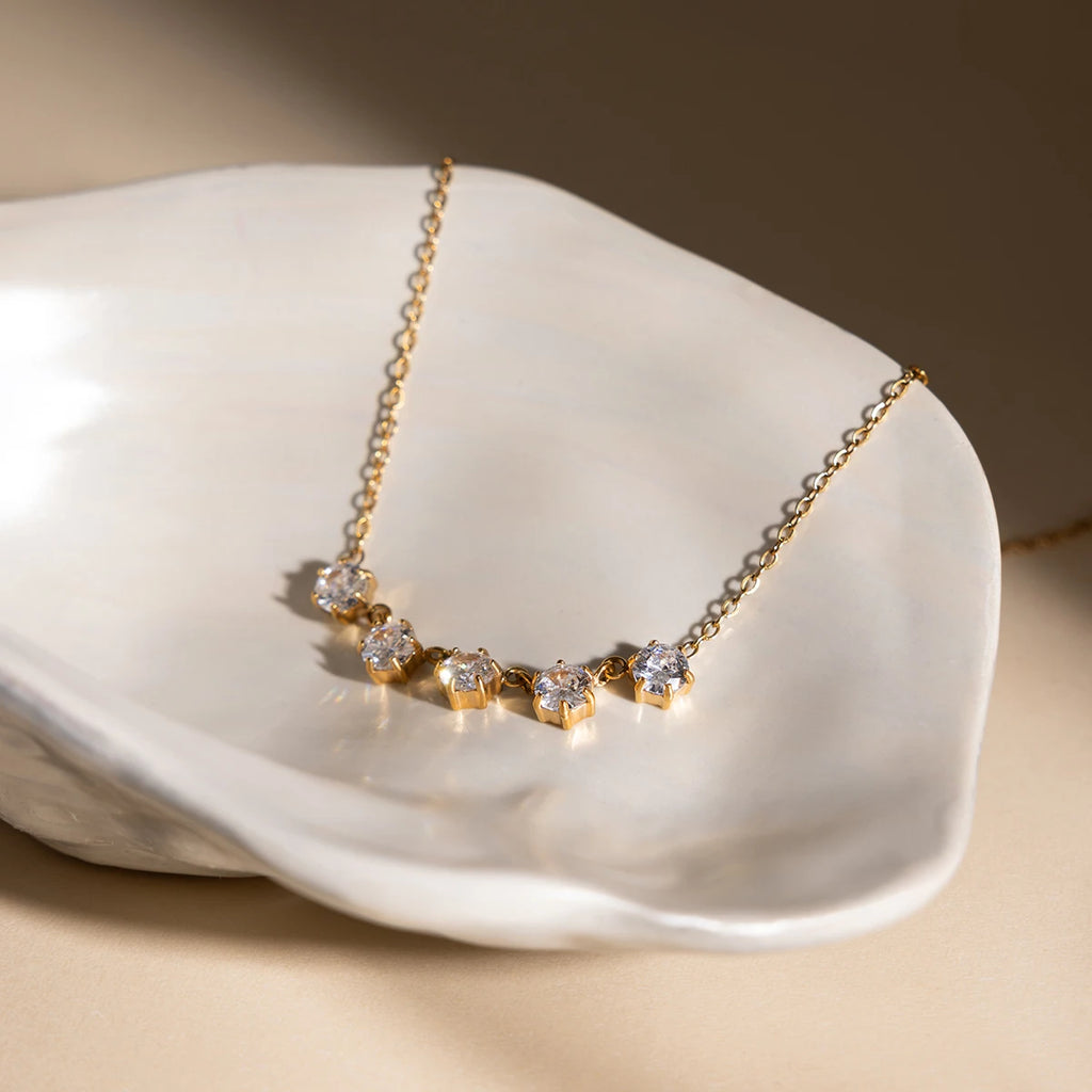 Delicate Round Zircon Pendant Necklace