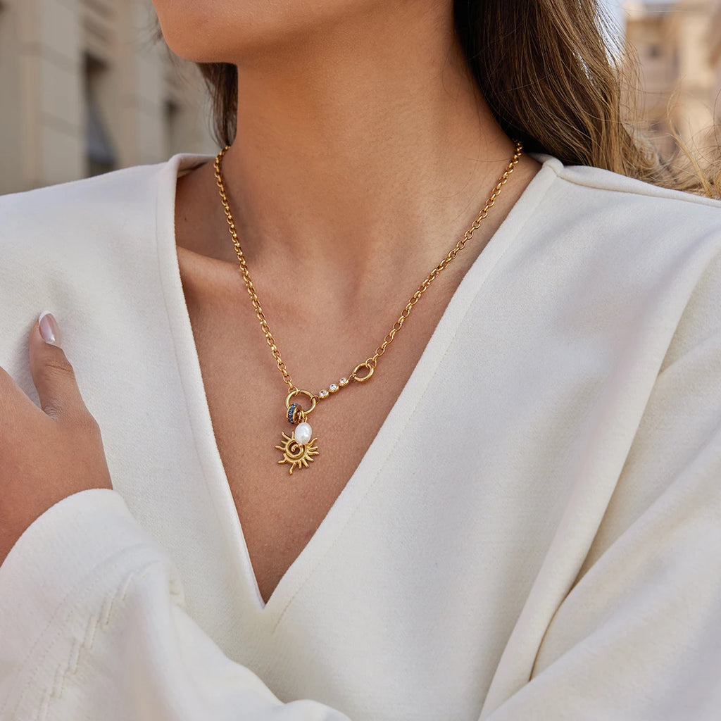 Classic Sun Freshwater Pearl Crystal Bead Pendant Necklace