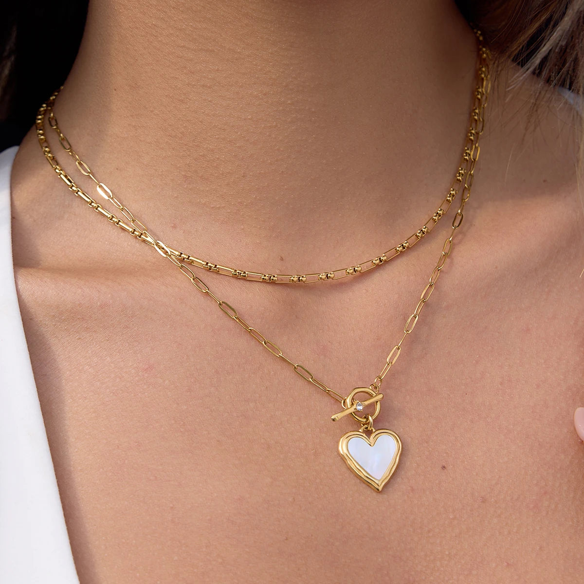 Elegant Heart Shape Shell Pendant Necklace