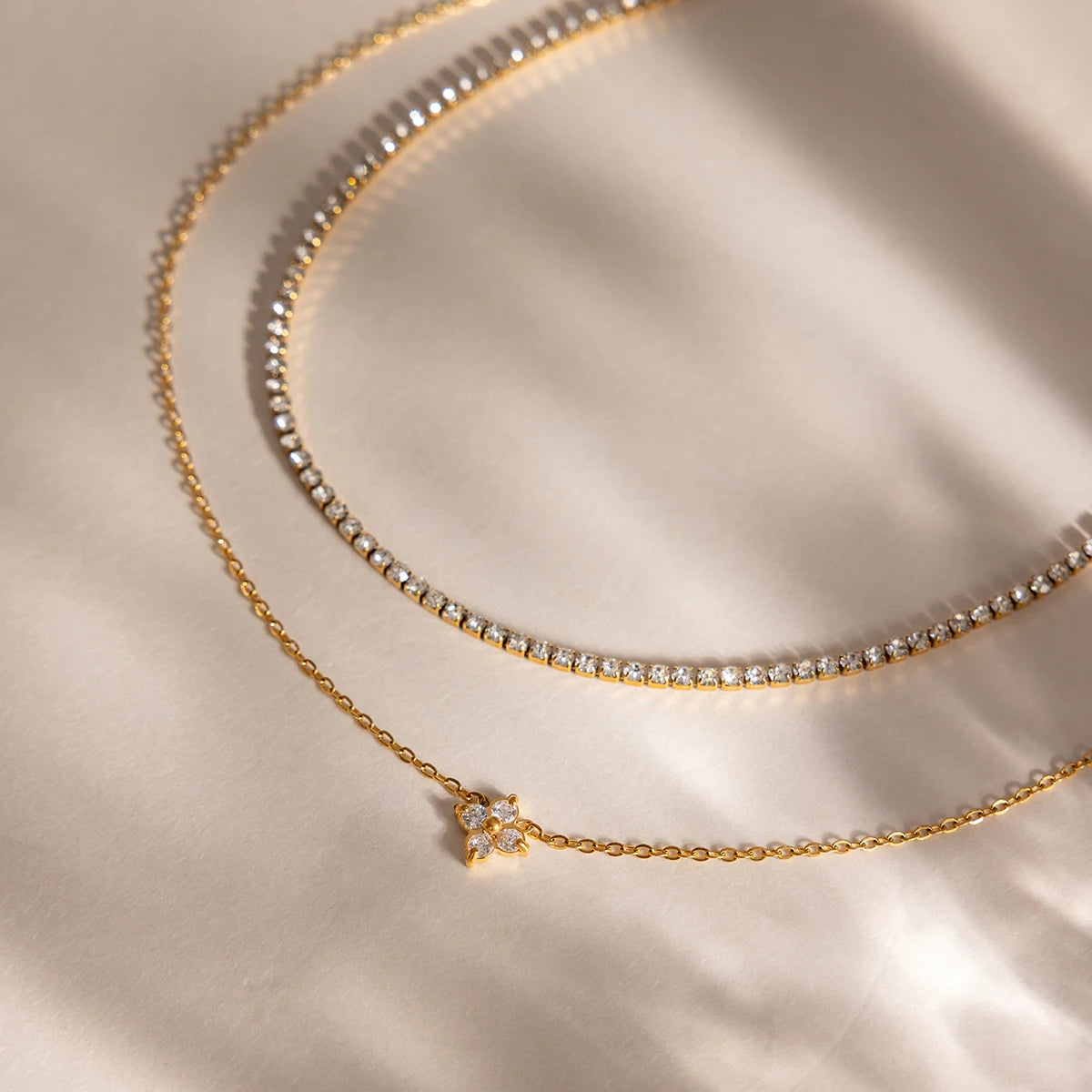 Delicate Zircon Flower Pendant Necklace