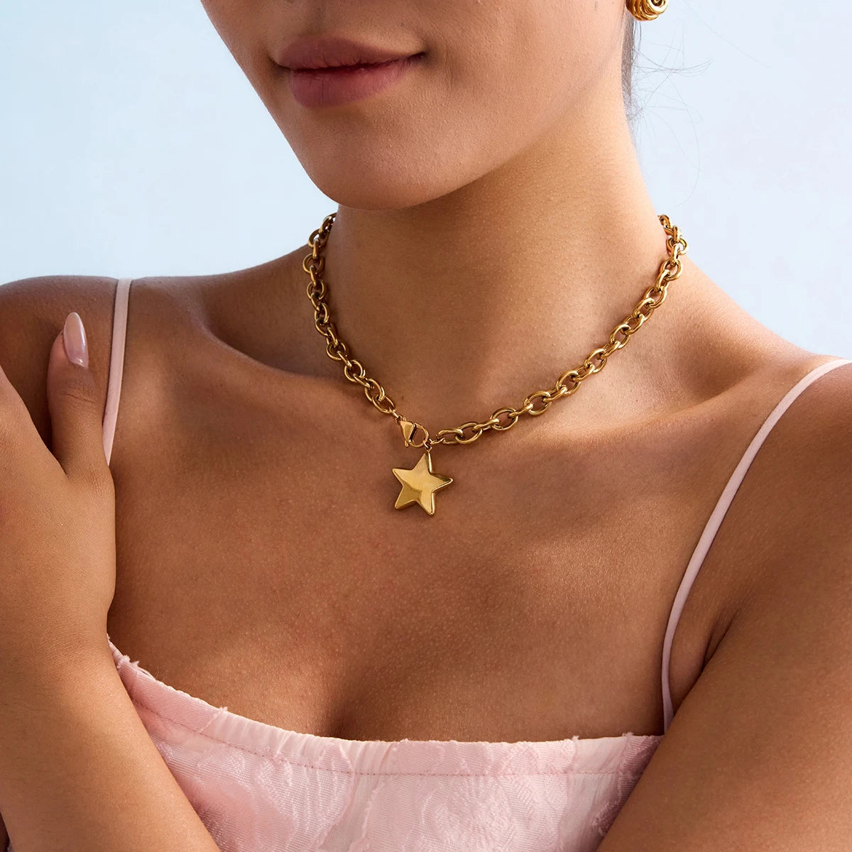 Geometric Star Pendant Necklace