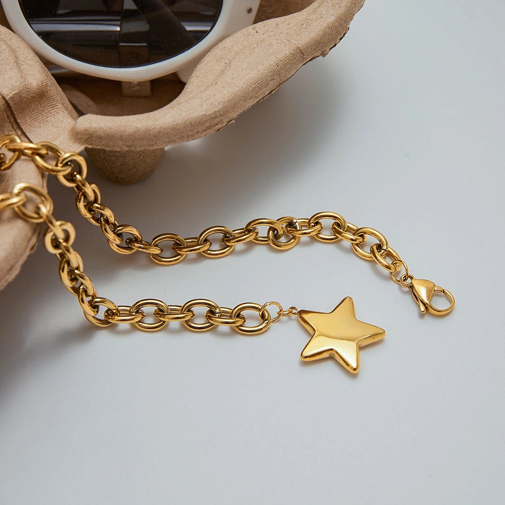 Geometric Star Pendant Necklace